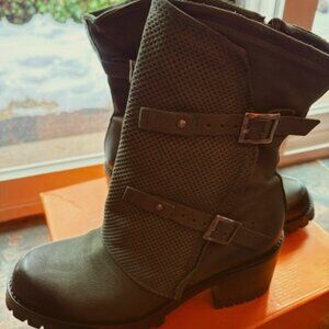 Miz Mooz Boots OBO